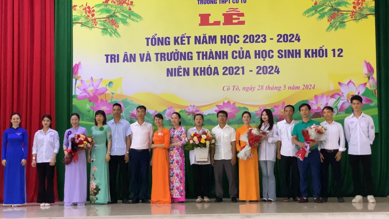 ảnh tập thể nhà trường