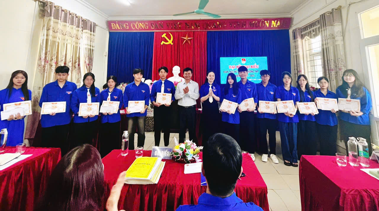 1 Ảnh giấy khen đoàn trường