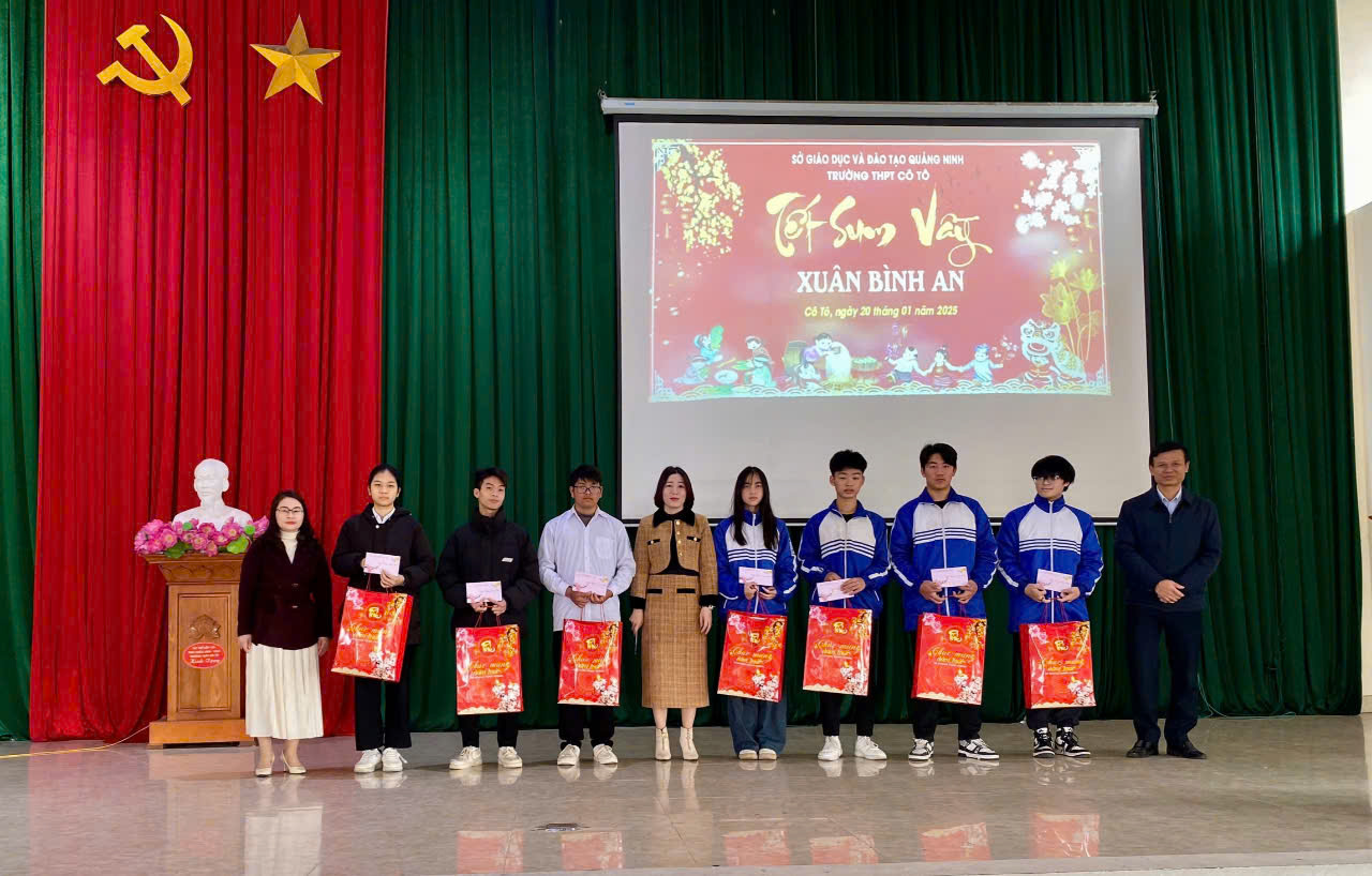 2 ảnh tặng quà tết