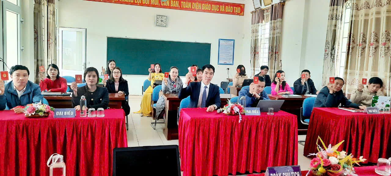 ĐẠI HỘI CHI BỘ TRƯỜNG THPT CÔ TÔ NHIỆM KỲ 2025-2027
